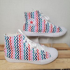 Converse Girls Hi-Top White Shoes w/ Zig Zag Stripes - Size 3